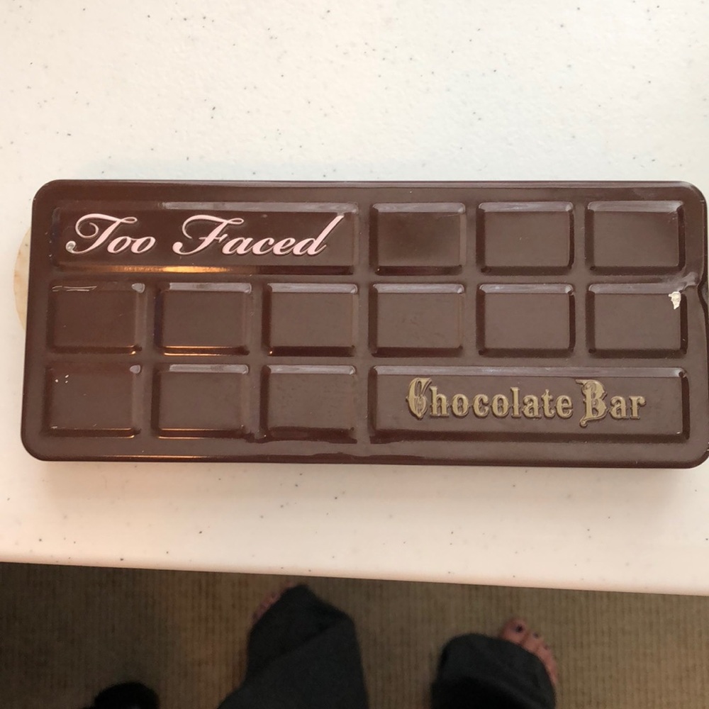 Too faced chocolate bar palette